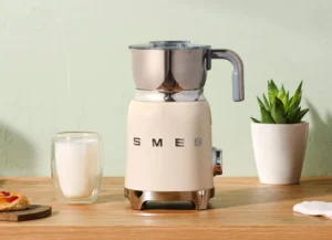 فوم ساز شیر و قهوه اسمگ رنگ کرم مدل Smeg MFF11CRUK ایتالیایی (اصل)